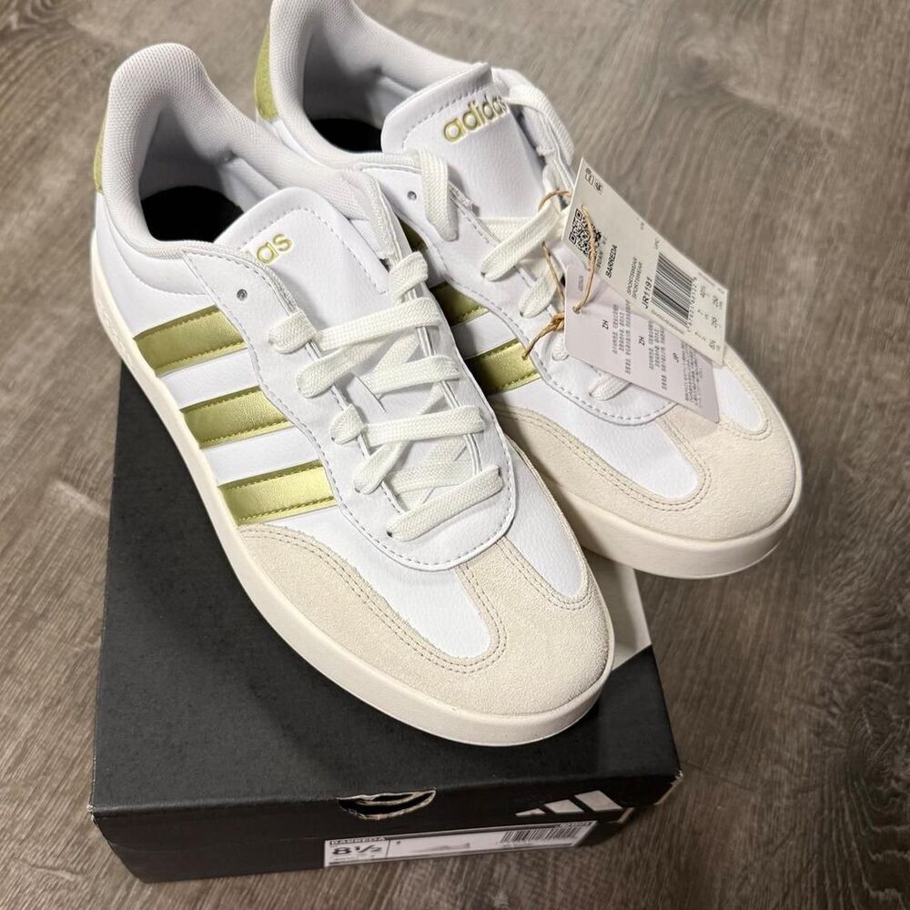 NWT Adidas Women's White/Gold Barreda Sneakers Women's Size 8.5